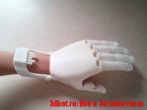Новая модель 3D напечатаного протеза руки Flexy-Hand